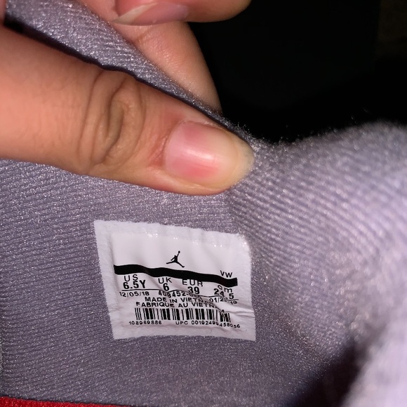 Jordan Bred 4 Size 6.5 - Picture 5 of 6